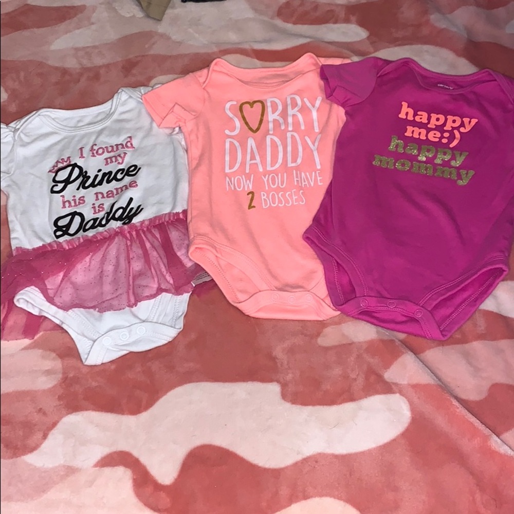 ⚜️⚜️3 for $25!!⚜️⚜️ Baby girl graphic onesies